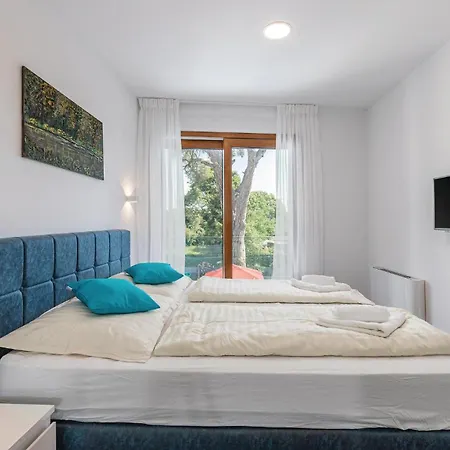 Cozy In Cervar With Sauna