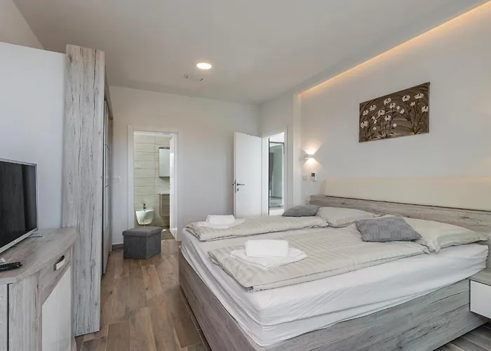 Cozy In Cervar With Sauna Porec