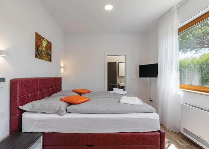 Cozy In Cervar With Sauna Porec