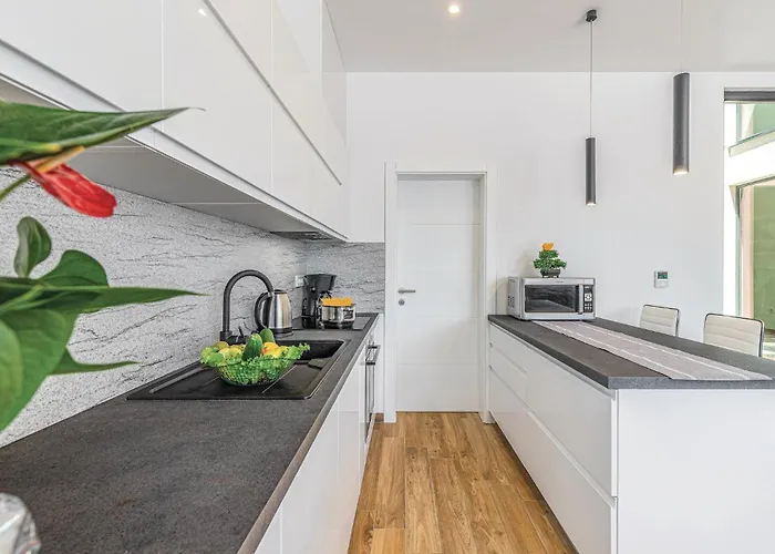 Cozy In Cervar With Sauna Porec