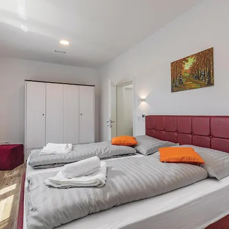 Holiday home Cozy In Cervar With Sauna