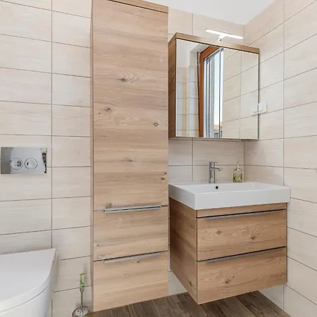 بيت للعطل Cozy In Cervar With Sauna بوريتش