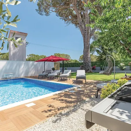 Cozy In Cervar With Sauna Vikendica