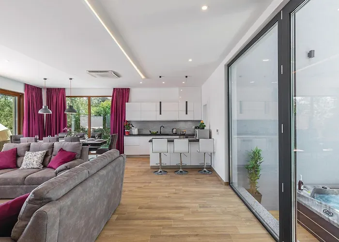 Дом отдыха Cozy In Cervar With Sauna