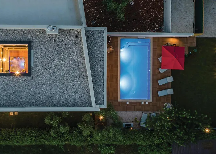 Cozy In Cervar With Sauna Пореч