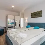 בית נופש Cozy In Cervar With Sauna *