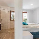 בית נופש Cozy In Cervar With Sauna