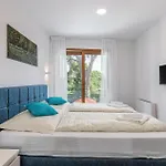 Cozy In Cervar With Sauna