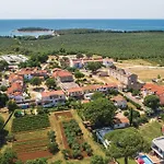 בית נופש Cozy In Cervar With Sauna *