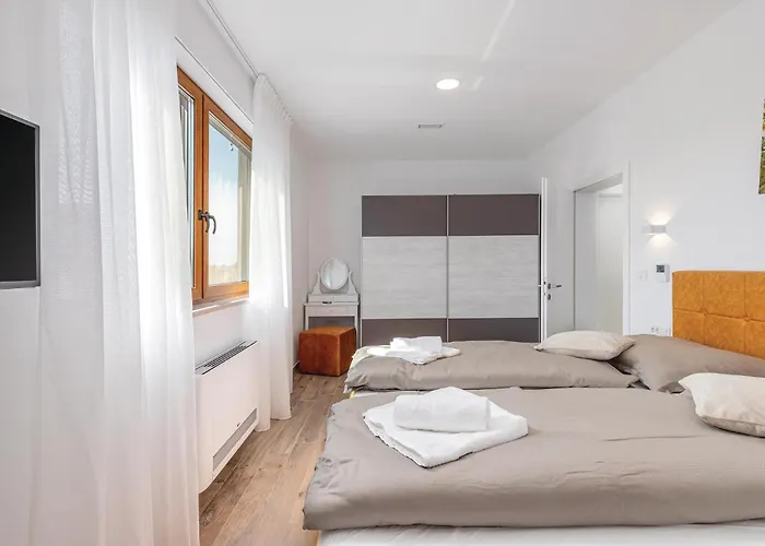 Cozy In Cervar With Sauna * Poreč